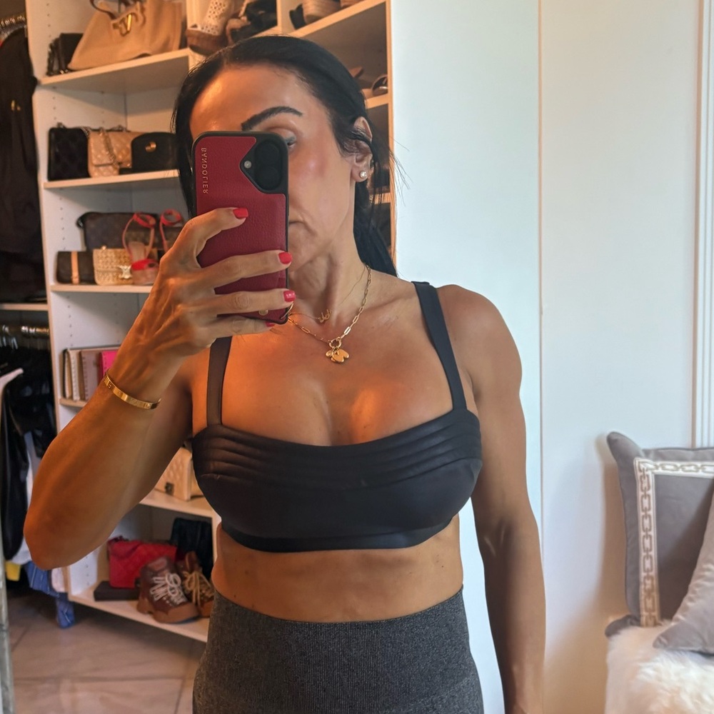 Heroine Sports Black shiny Sports Bra